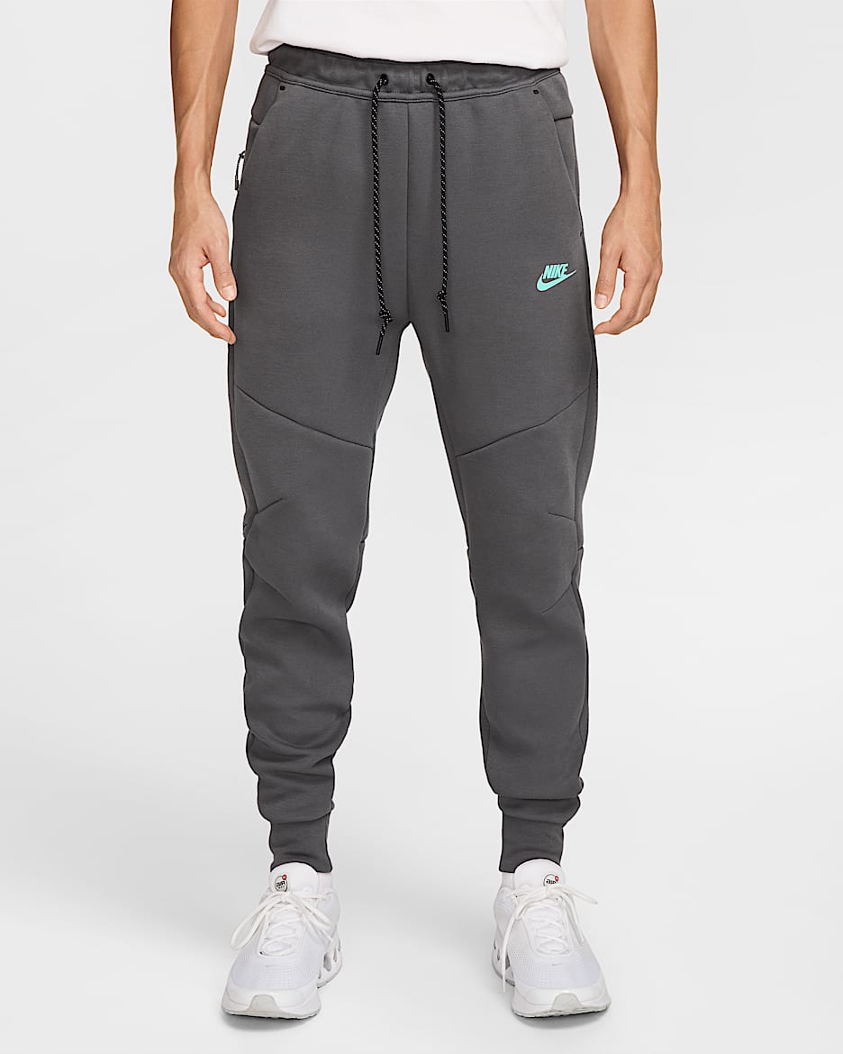 Nike Sportswear Tech Men s Fleece Joggers